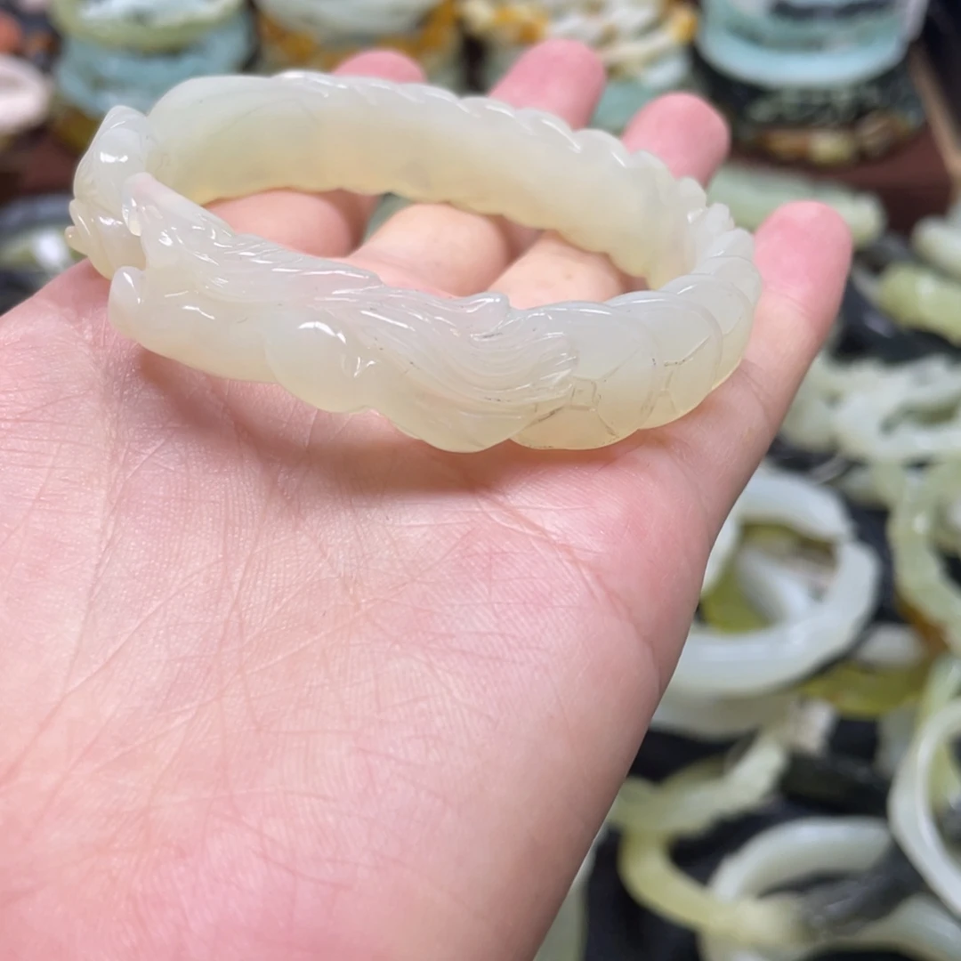 蛇纹石玉未镶嵌手镯