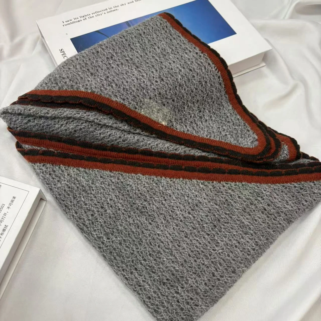 羊绒三角巾-淡灰黑橙边 70*160cm丝巾   018