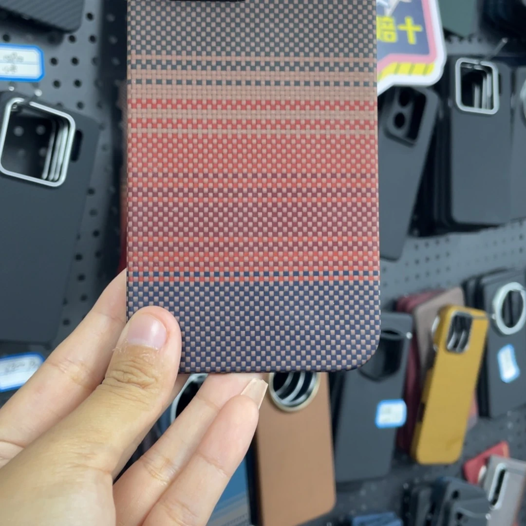 苹果15pm日落红带磁吸