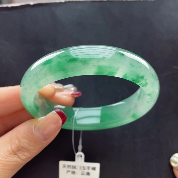 石英质玉手镯未镶嵌王*