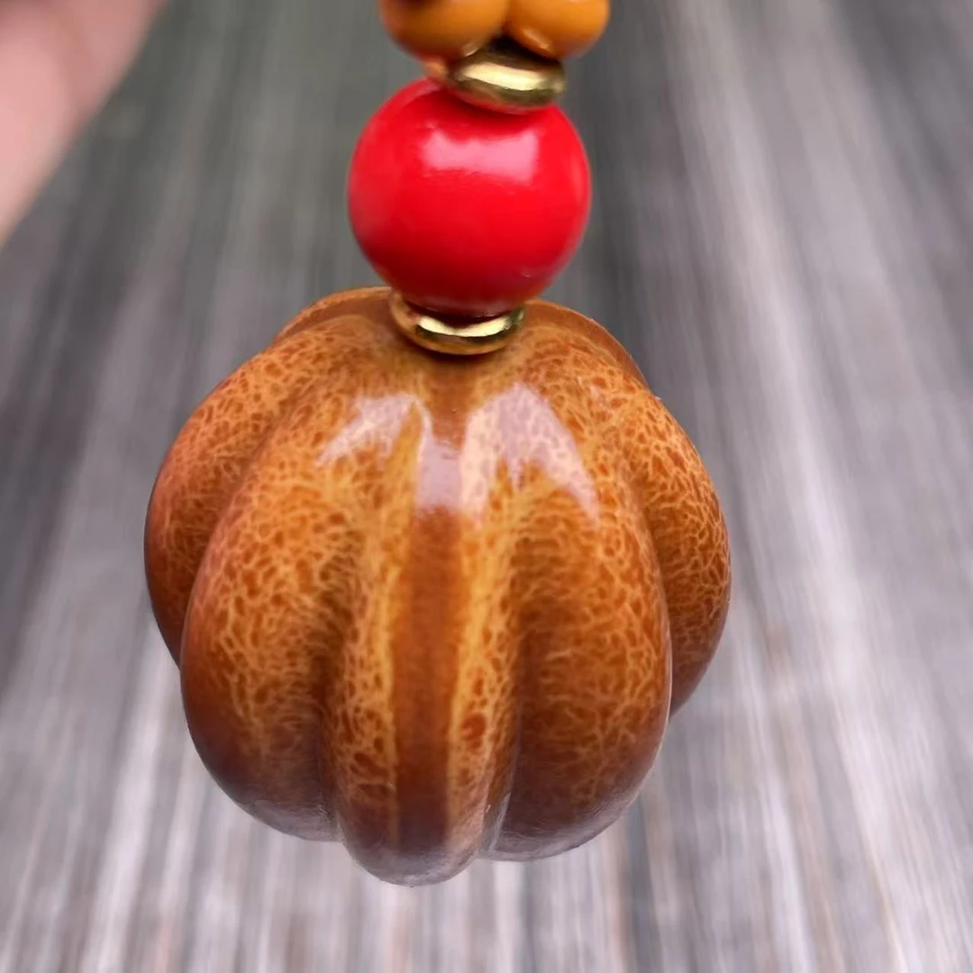 天然印尼大橄榄核雕刻核尖指环穿配瓜珠3.0左右226（无礼盒）