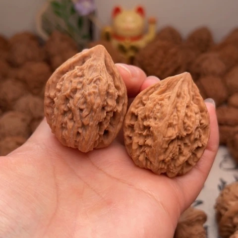 吊坠文玩核桃野生无名36有点黄尖