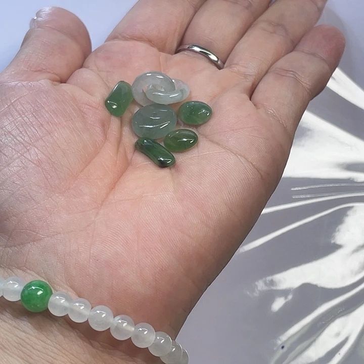 雅***清翡翠散珠翡翠环环相扣➕界面