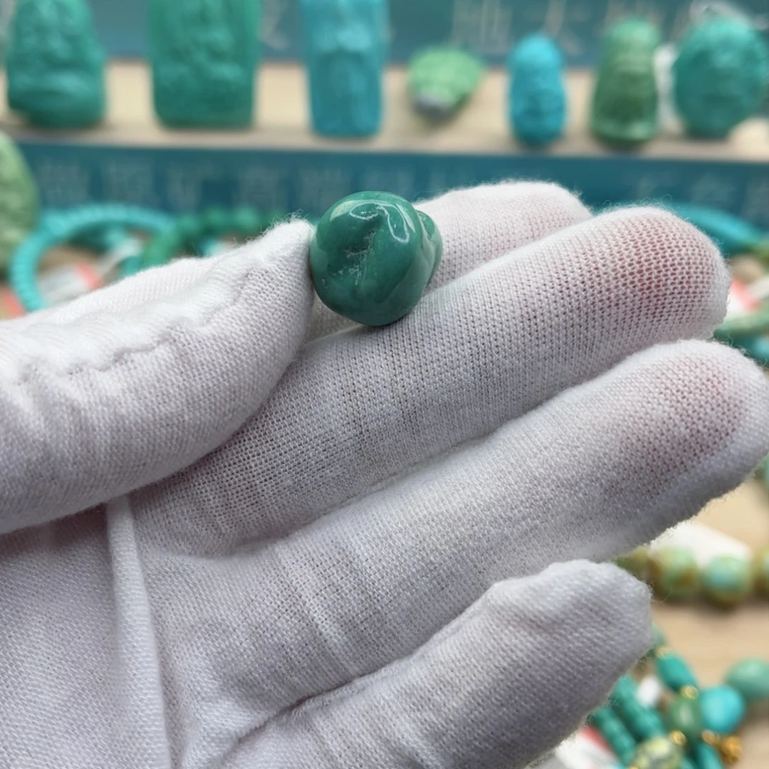 绿松石配饰未镶嵌