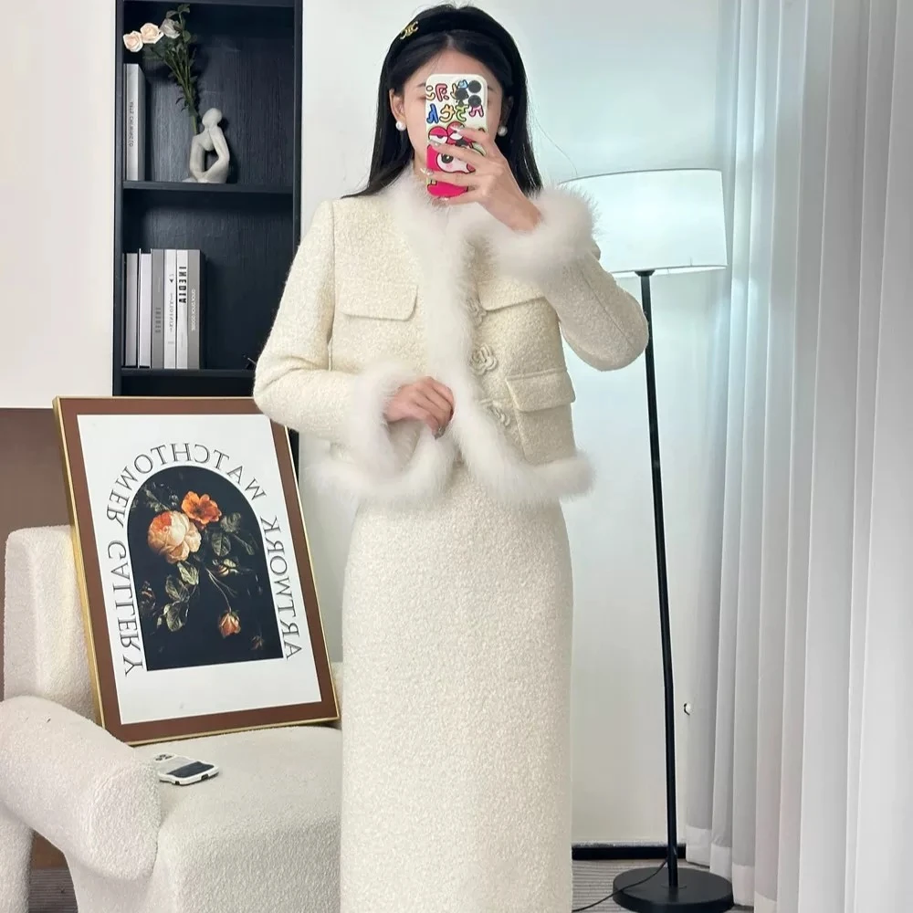 气质小香风套装2025冬季新款时尚加厚加棉外套半身裙两件套A81025