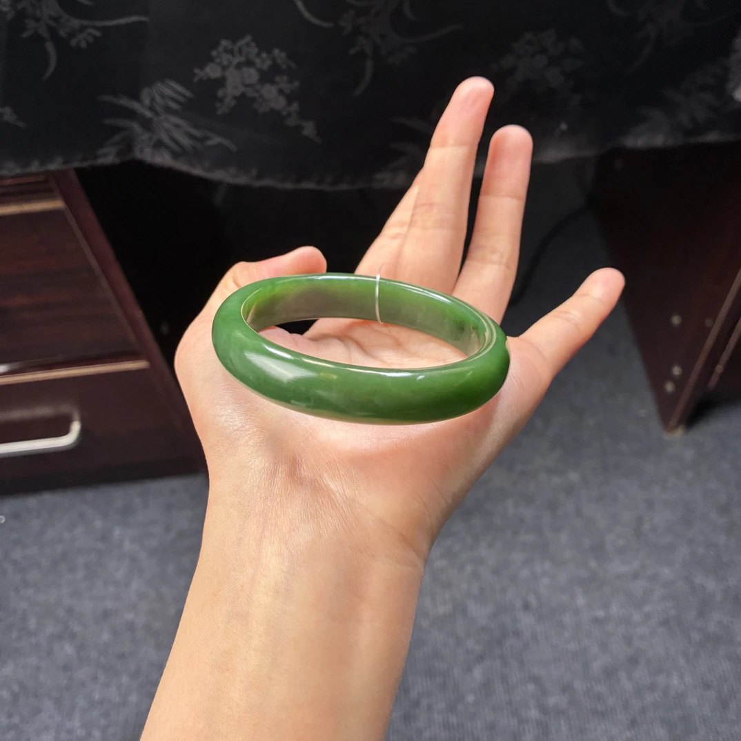 和田玉俄碧老料辣绿色手镯59