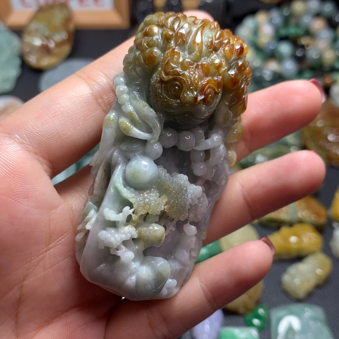 翡翠未镶嵌颈饰山水金蟾