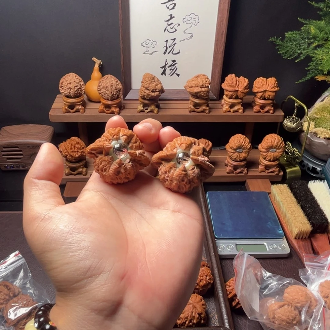 核桃44mm宫灯镶嵌雕刻恶魔之眼