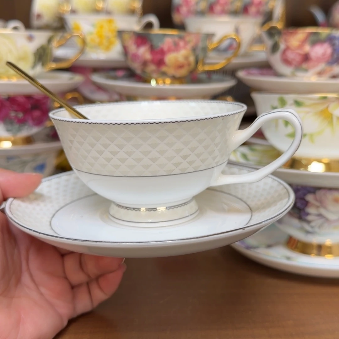 45%以上骨粉骨瓷铂金一杯一碟一勺快递装（拍两套送杯架）