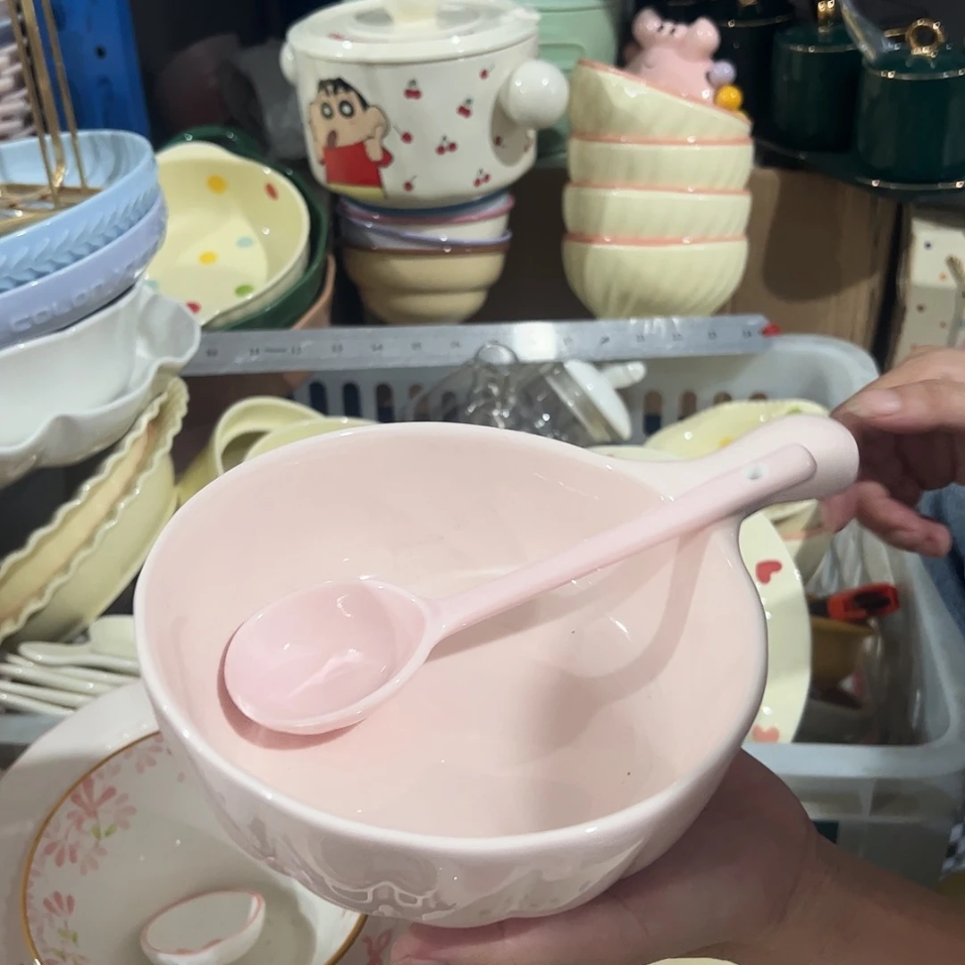 瓷片粉色手柄碗加勺子