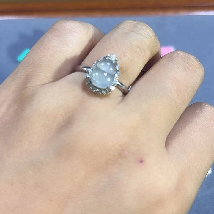 翡翠戒指未镶嵌翡翠戒指