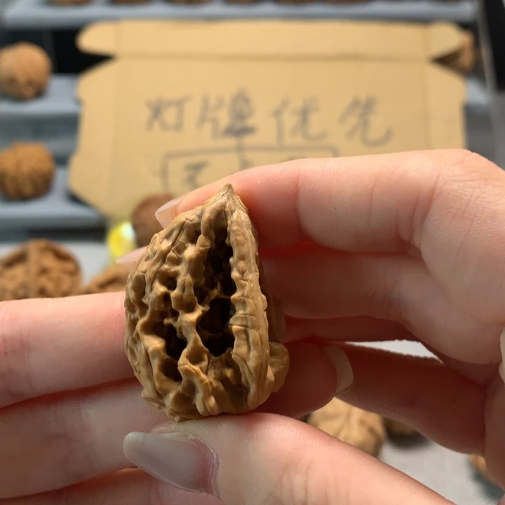 ****文玩核桃把件异形单只