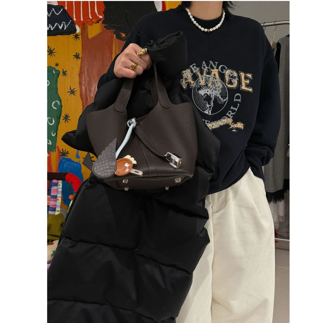 加绒圆领长袖印花刺绣卫衣 J24W516