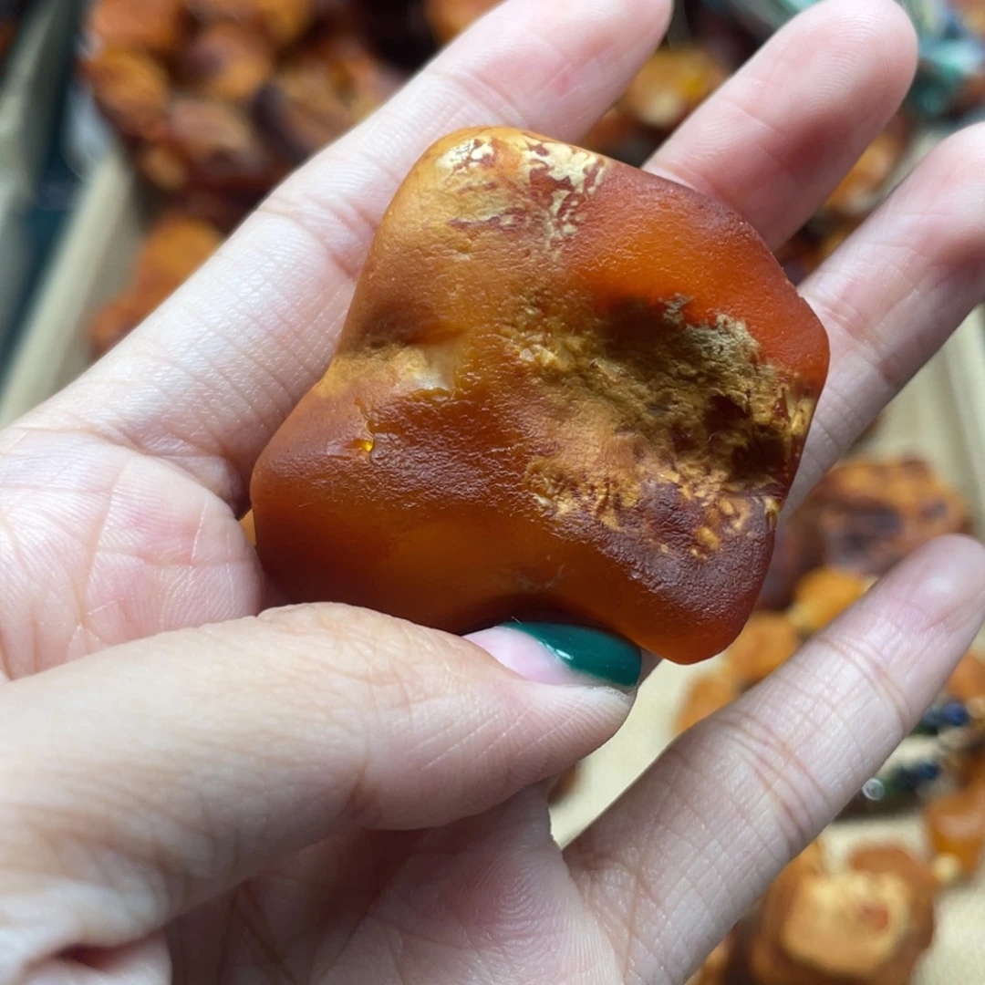 琥珀未镶嵌珠宝奇石