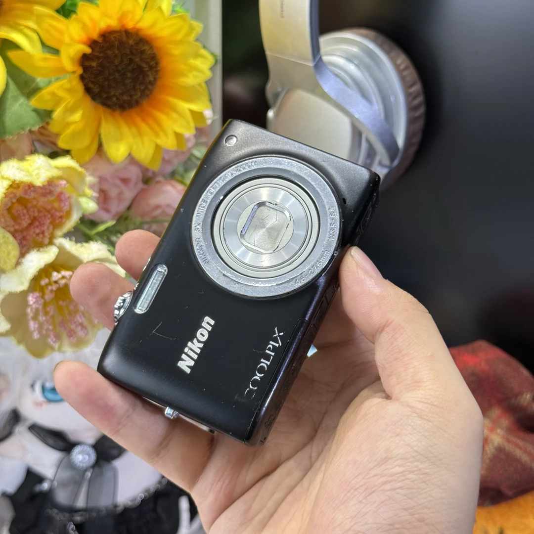 9新 Nikon/尼康 尼康s2700冷白皮色彩感好1600万像素带配件