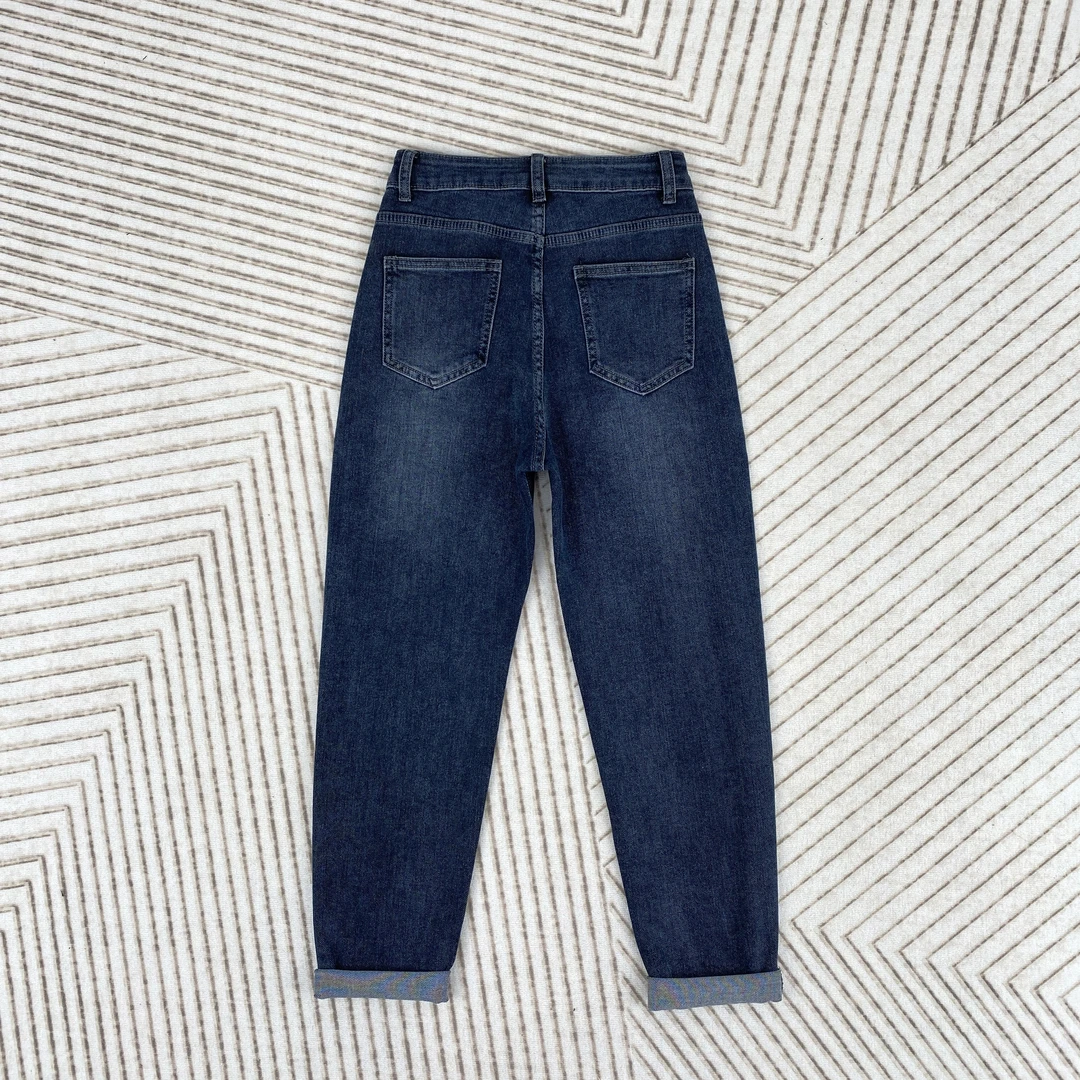 休闲百搭女款运动牛仔裤显瘦修身女裤款式随机发2515