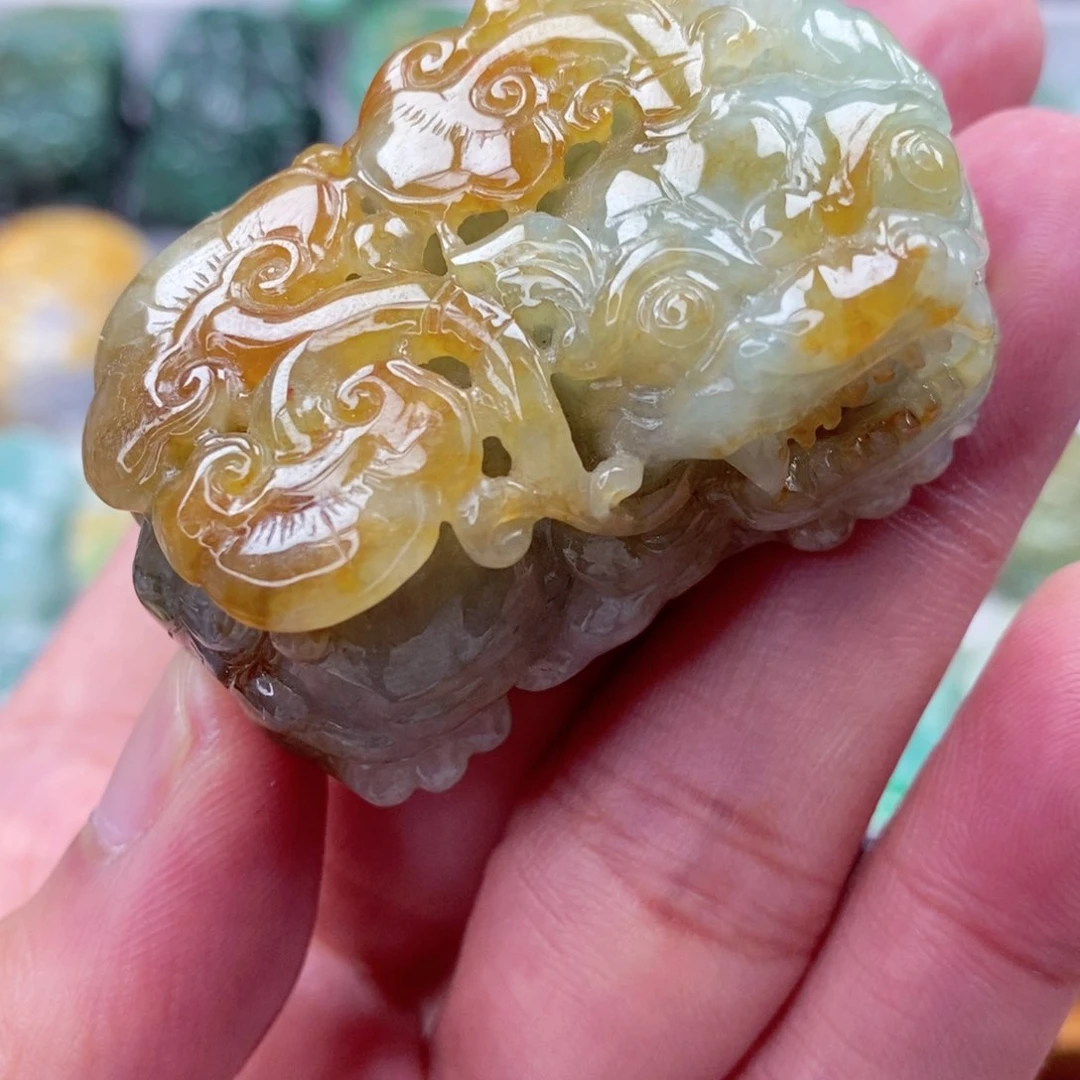 翡翠颈饰未镶嵌翡翠