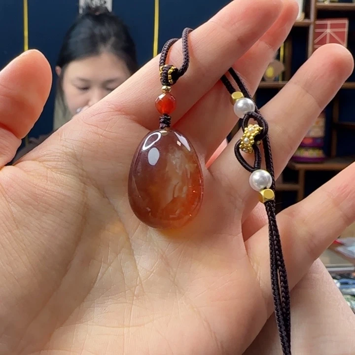 蜜蜡吊坠(赠链)未镶嵌