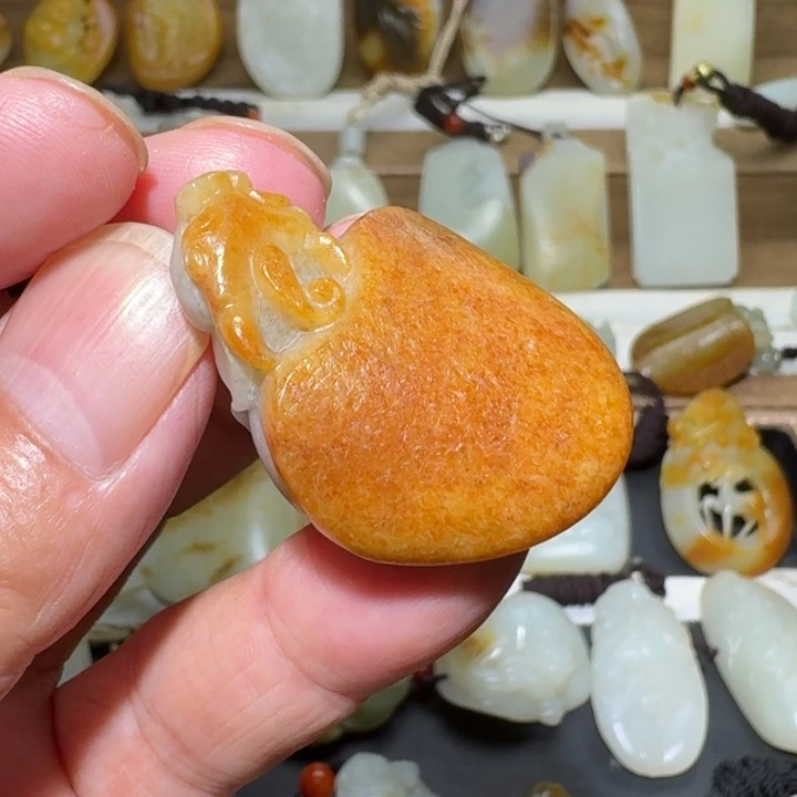 和田玉未镶嵌颈饰普**生