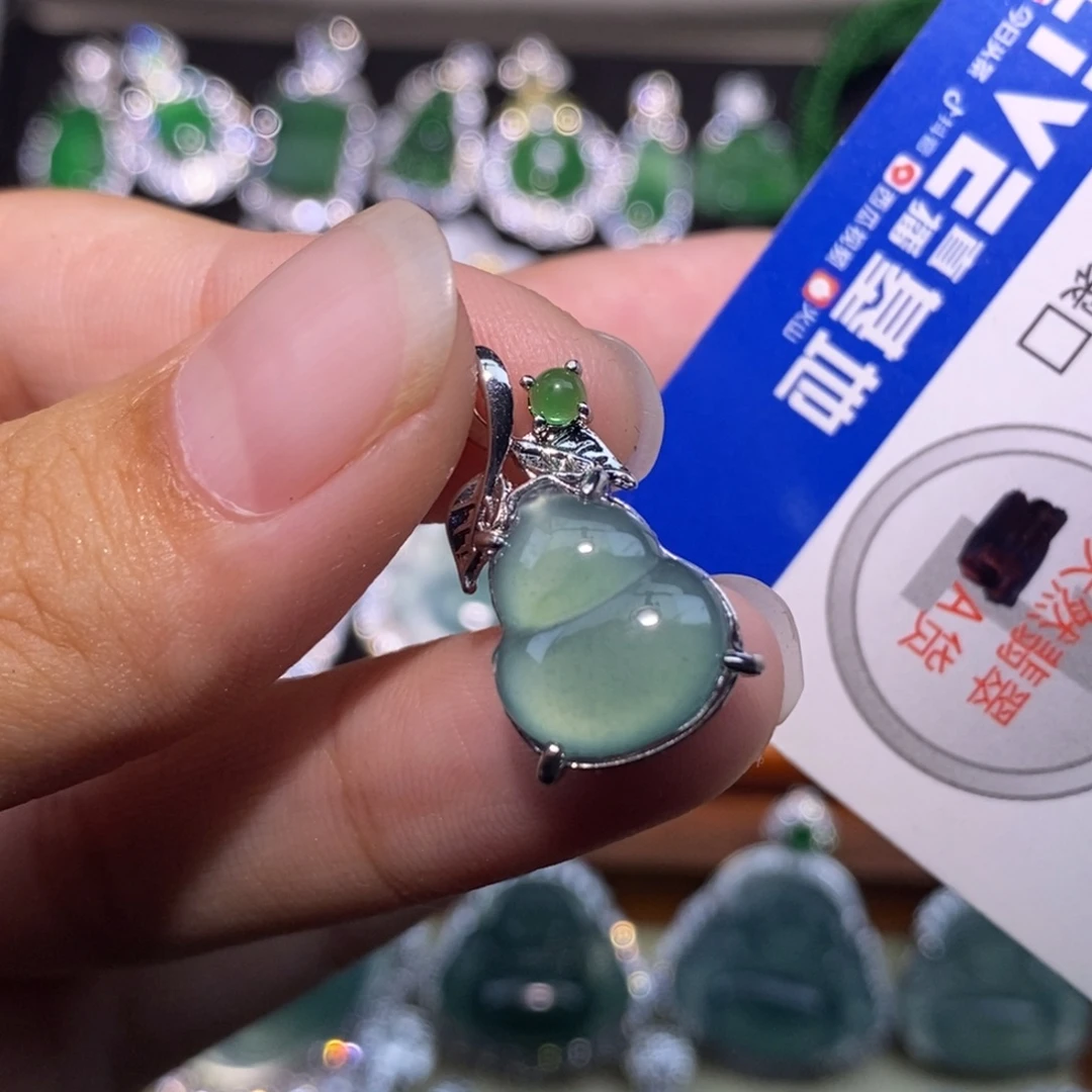 颈饰未镶嵌翡翠天然