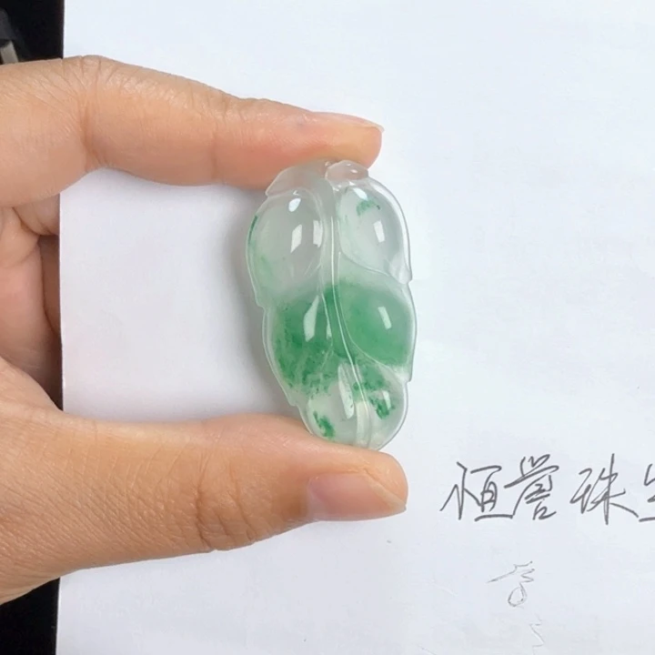 石英岩玉未镶嵌颈饰
