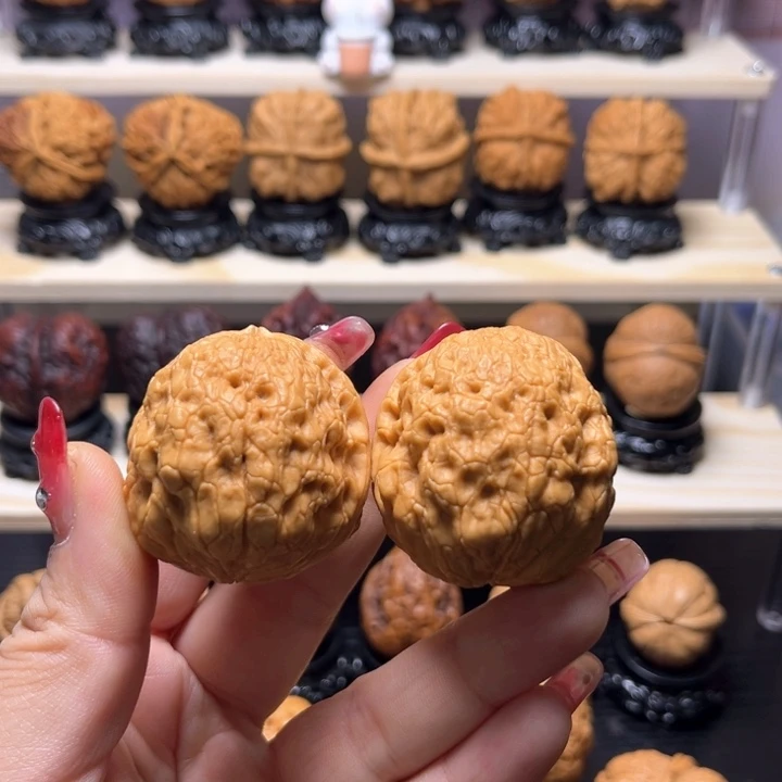 文玩核桃吊坠43w金丝绣球42尺56克