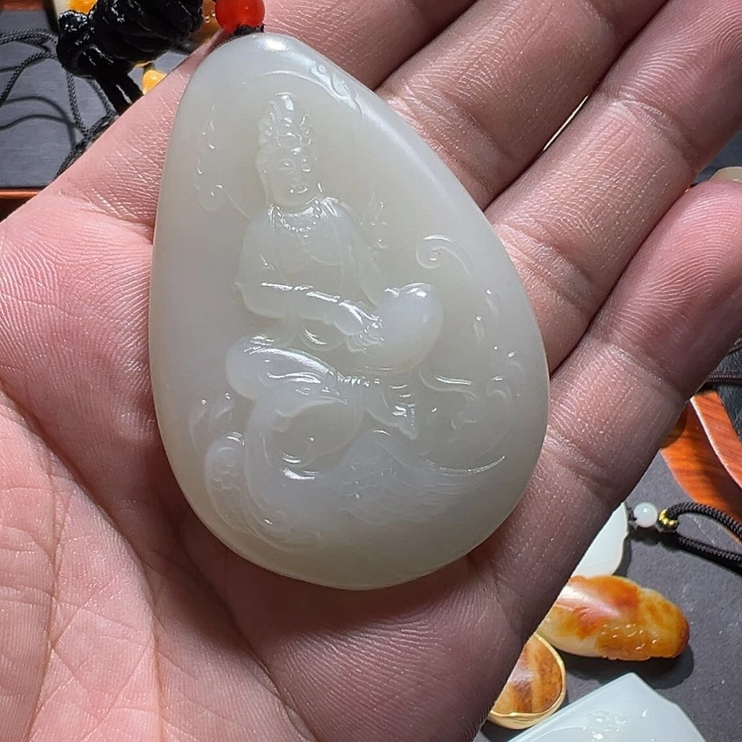 *****和田玉未镶嵌颈饰
