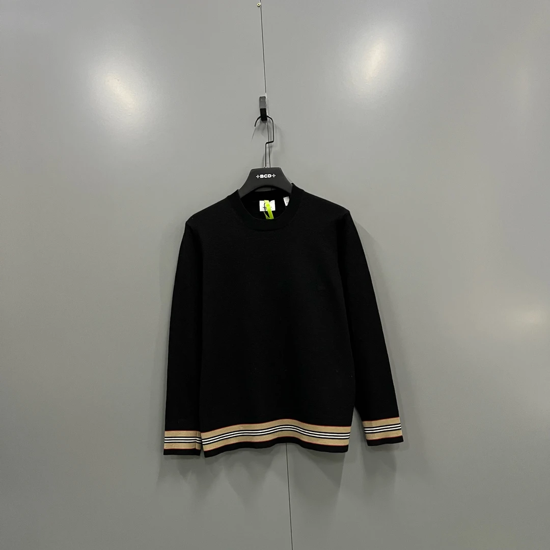 未使用 BURBERRY/博柏利 h926  黑色条纹圆领针织衫 XXL码 607157