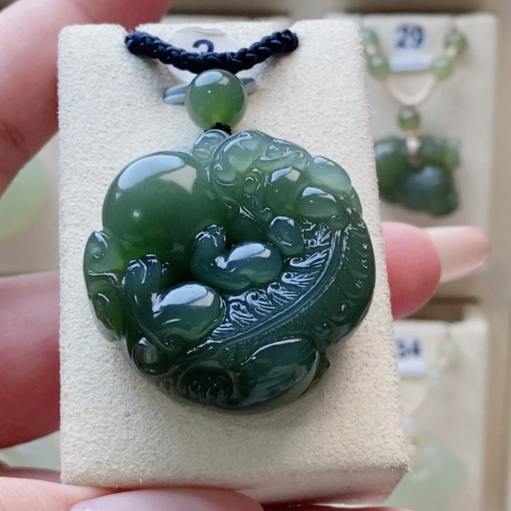 和田玉未镶嵌颈饰