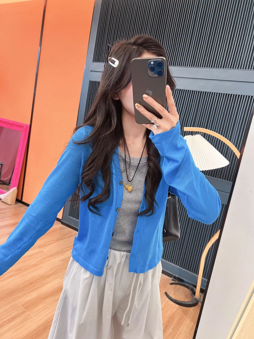 xxxwxz王希之  湖蓝色冰丝感超薄针织开衫#z2110