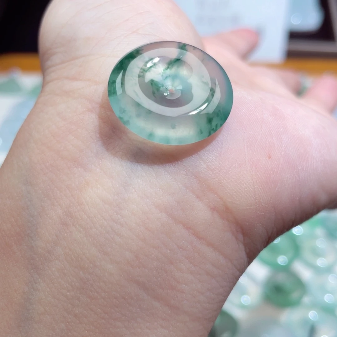 颈饰未镶嵌翡翠平安扣