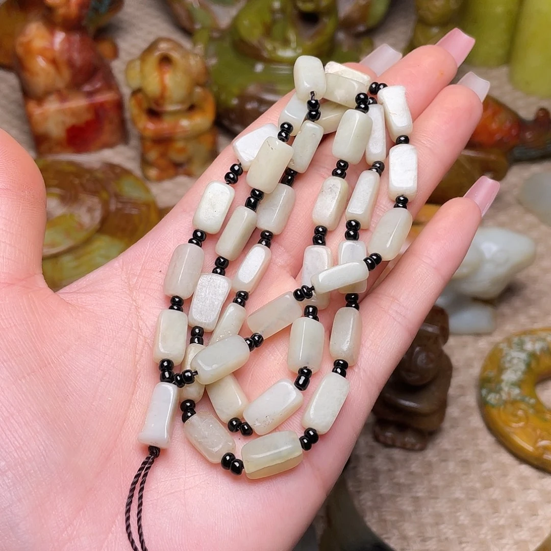 蛇纹石玉未镶嵌颈饰