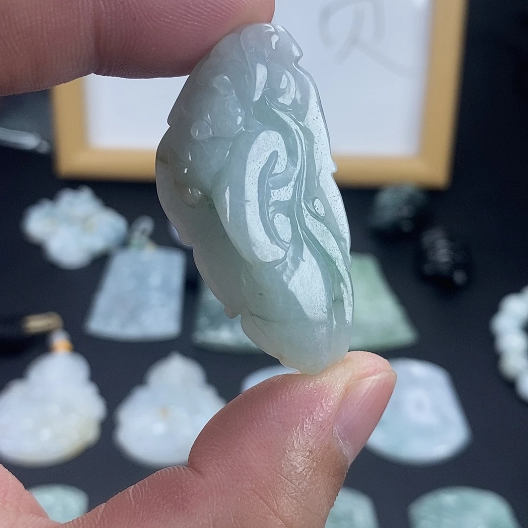 翡翠未镶嵌颈饰翡翠