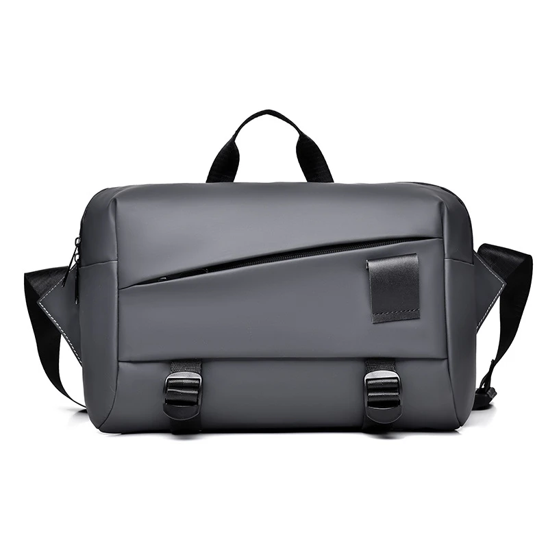 新款男士大容量休闲简约潮流百搭通勤斜挎胸包机车风背包邮差包