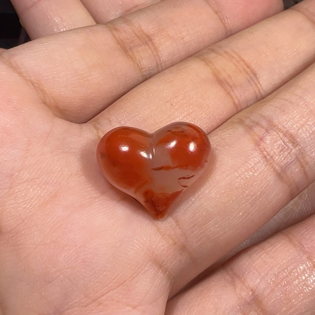 守***护南红玛瑙未镶嵌珠宝奇石