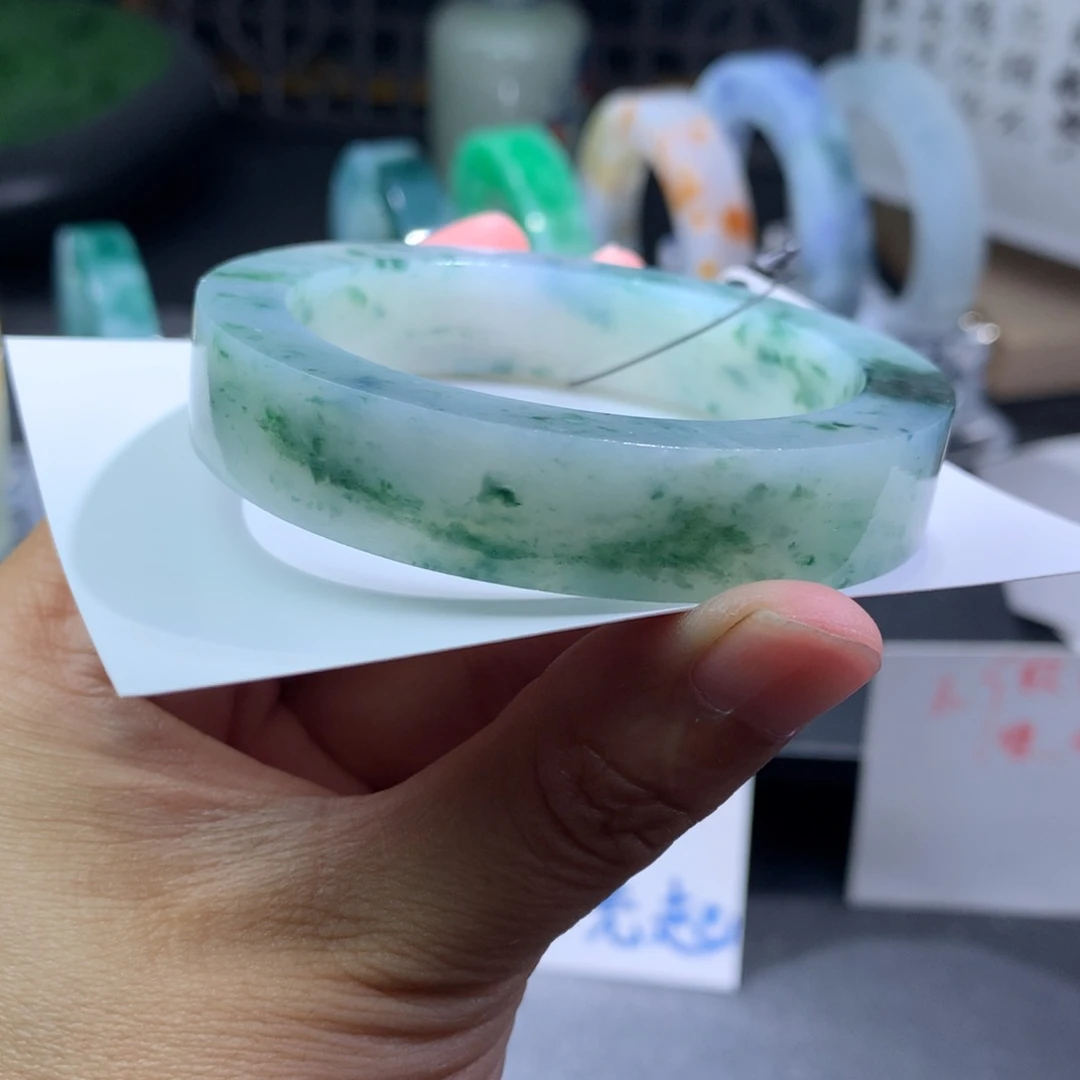 未镶嵌手镯定制翡翠