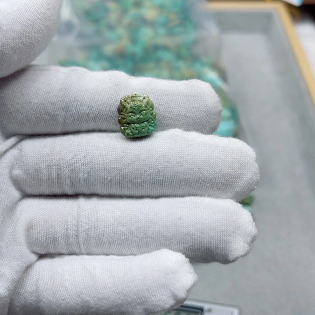 绿松石未镶嵌挂件