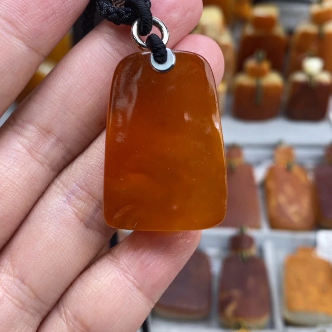 蜜蜡未镶嵌珠宝奇石