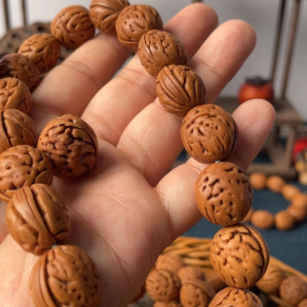 用****8桃枭深纹手持28颗和两串13颗卡17深纹手串