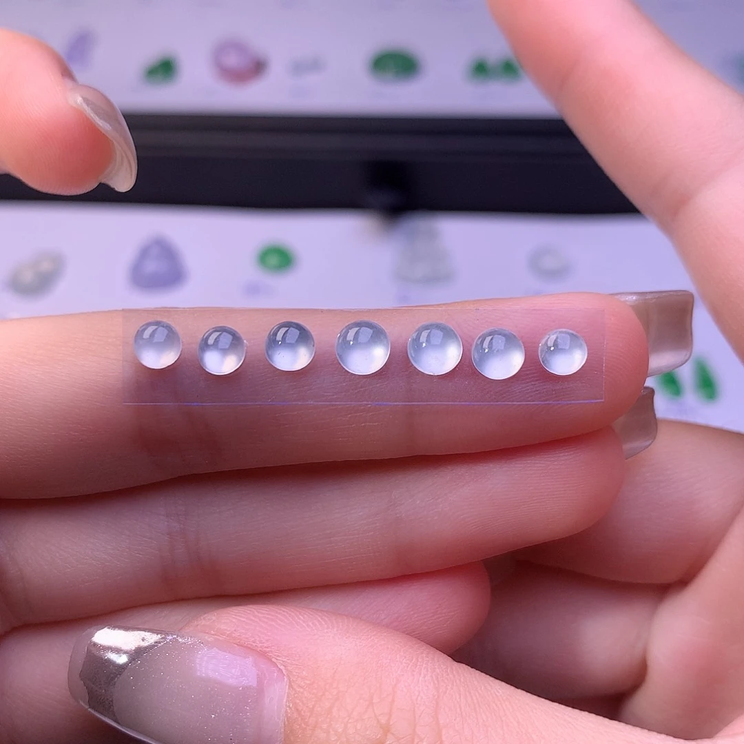 翡翠挂件未镶嵌蛋面