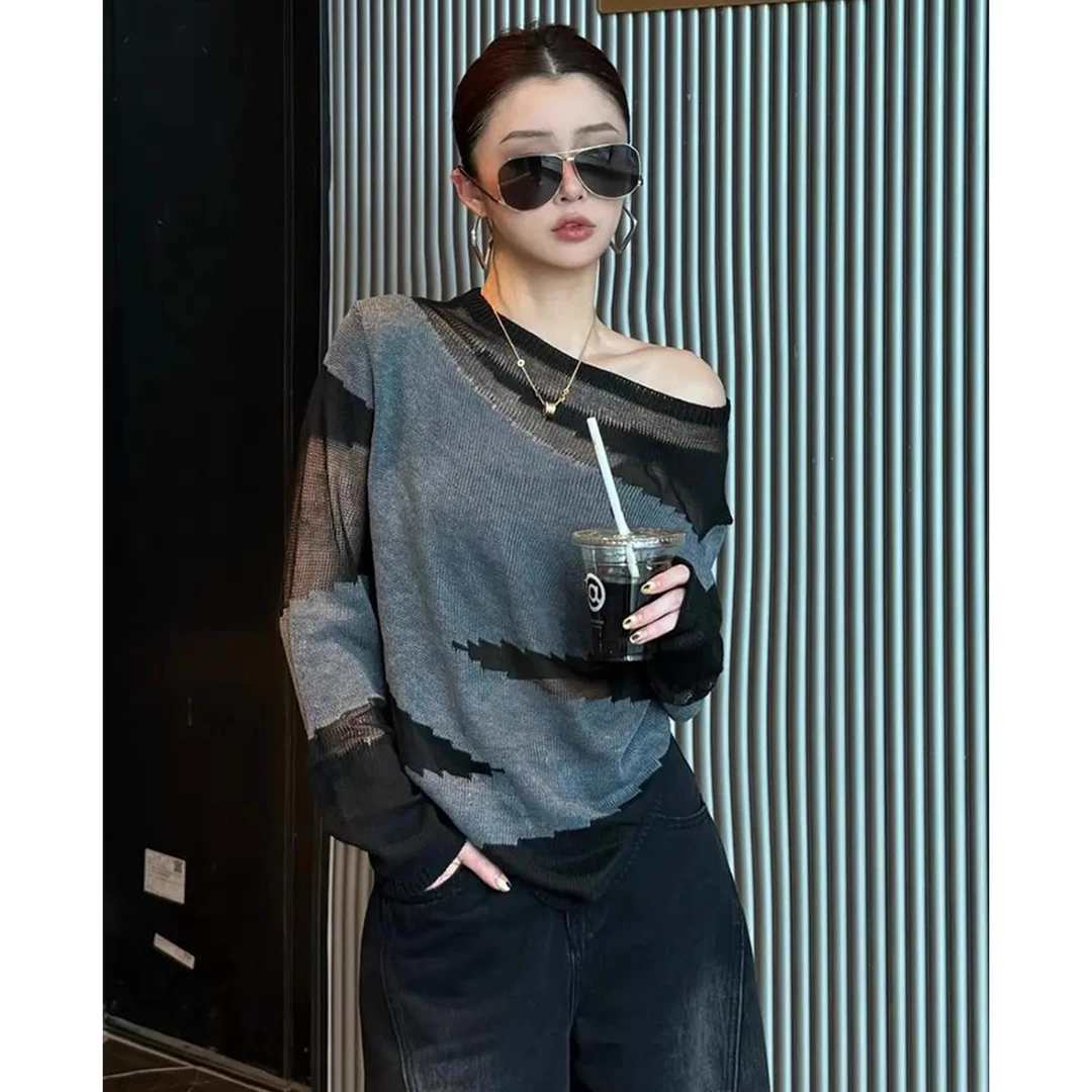 时尚高级感镂空拼色针织打底衫女士秋季2025新款斜领露肩上衣长袖