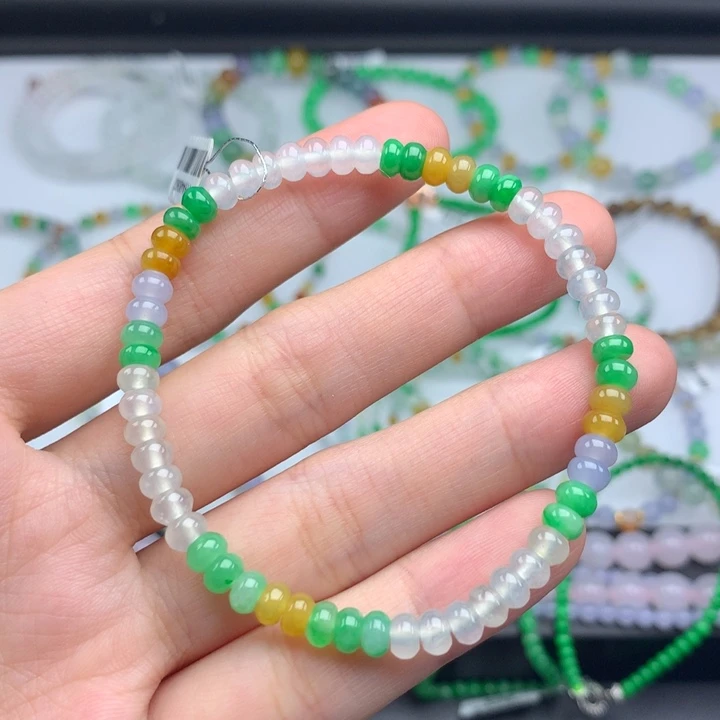 毛衣链未镶嵌翡翠是