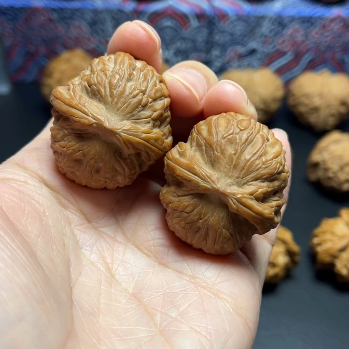 文玩核桃吊坠全品龙胆元宝