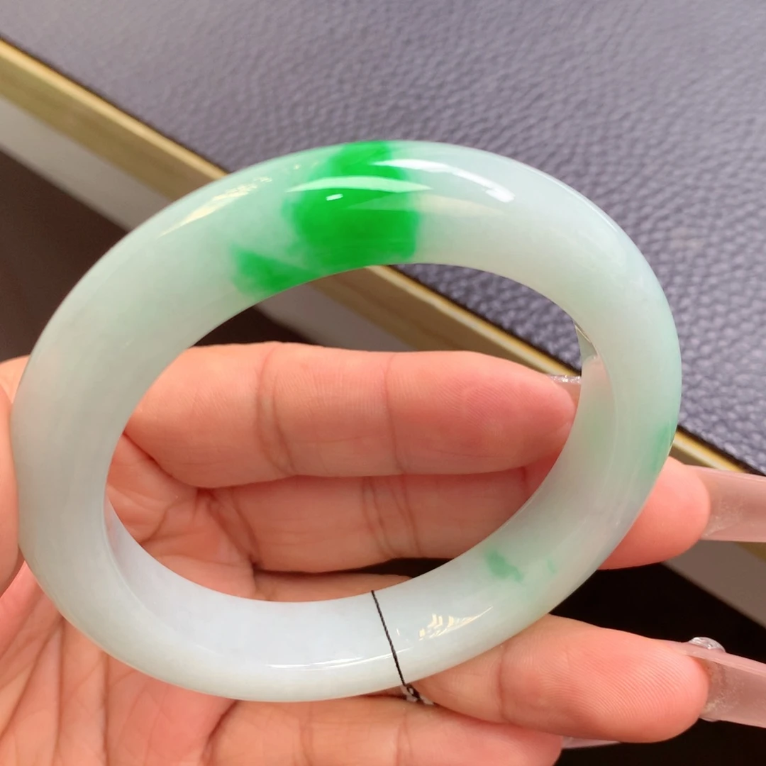未镶嵌手镯翡翠缅甸