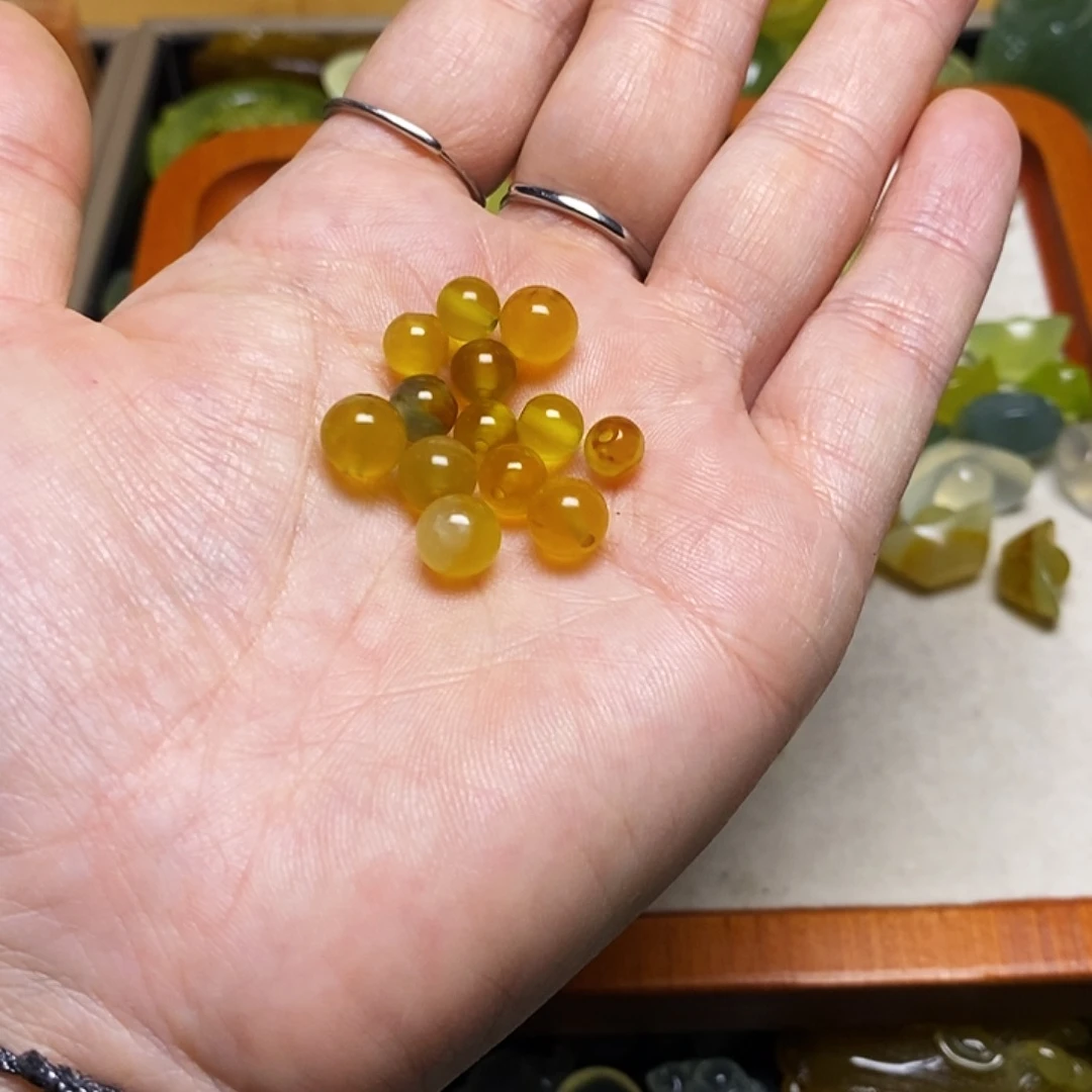 c***s蛇纹石玉未镶嵌颈饰