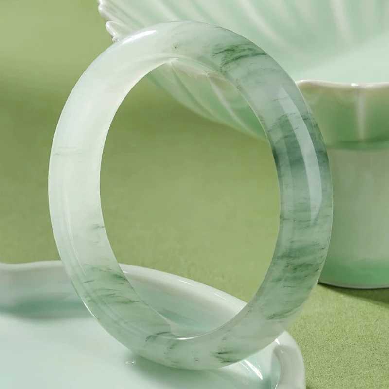 天山翠玉手镯石英岩玉镯冰透-多样性发货30-40岁女士手镯