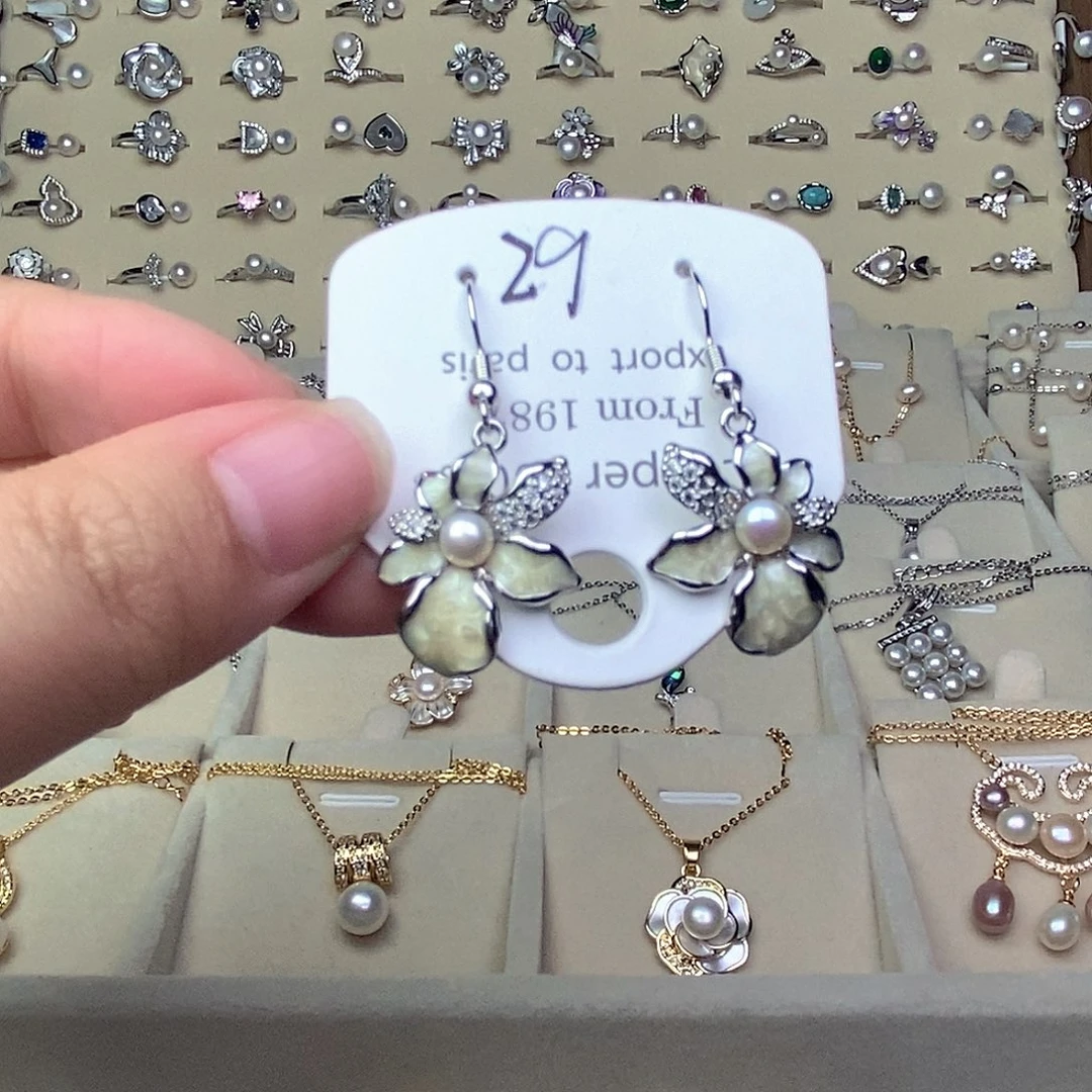 淡水珍珠银S925镶嵌耳饰