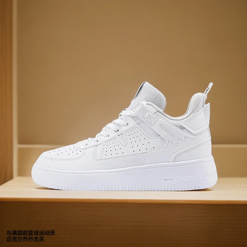 中国乔丹女鞋秋季潮流新款透气高帮百搭休闲鞋运动鞋XM16230522F