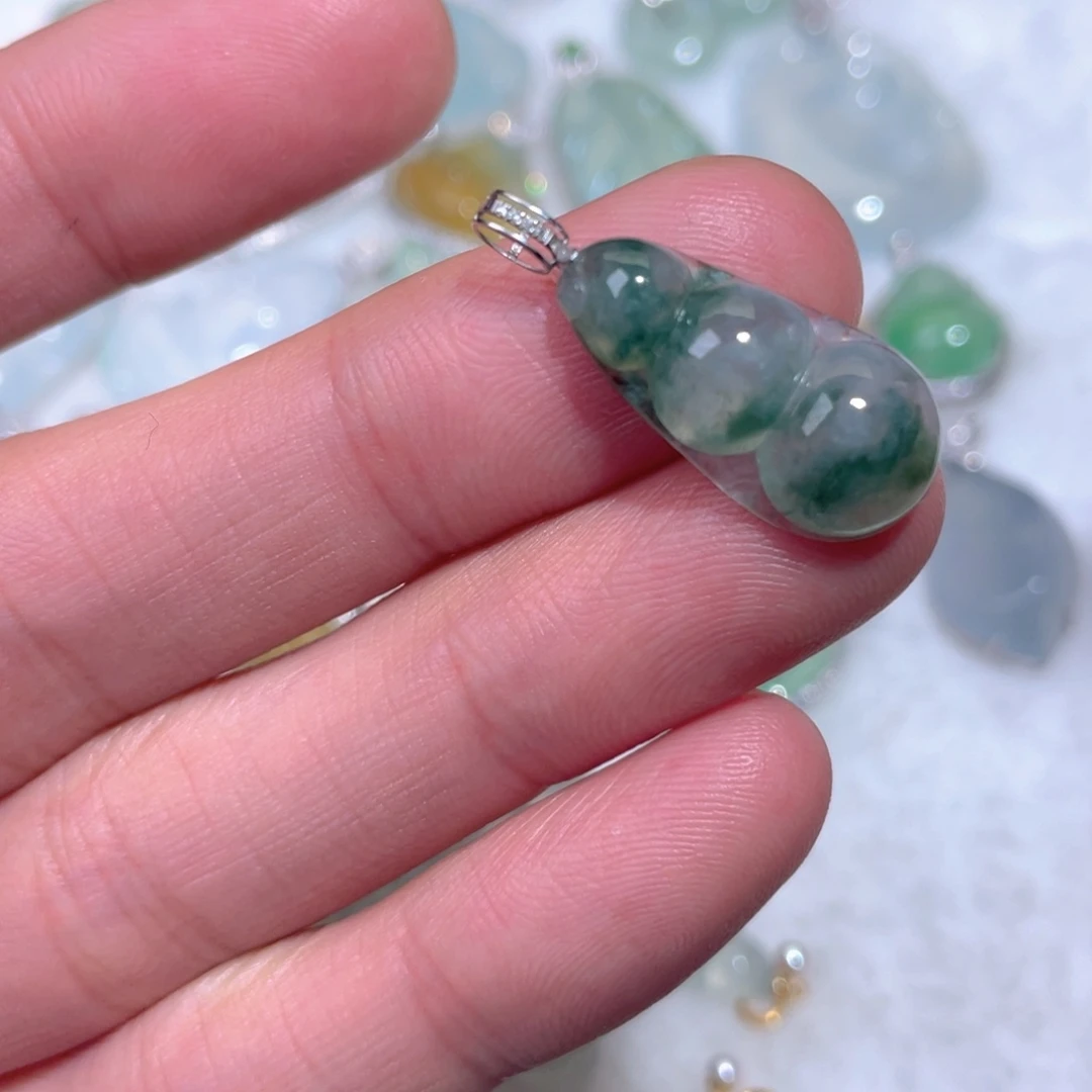 翡翠18K金镶嵌颈饰翡翠