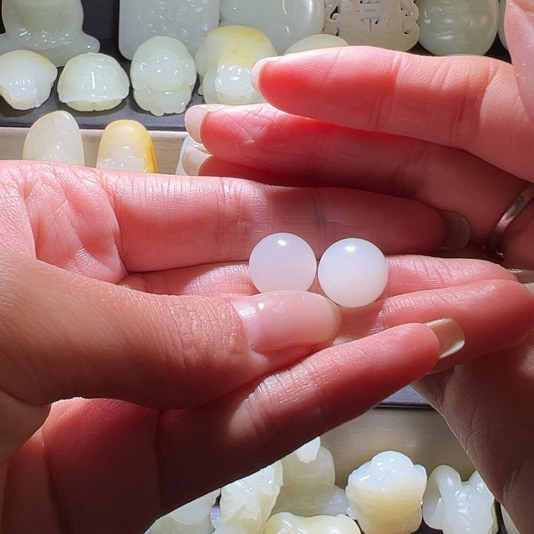 为***.和田玉未镶嵌颈饰